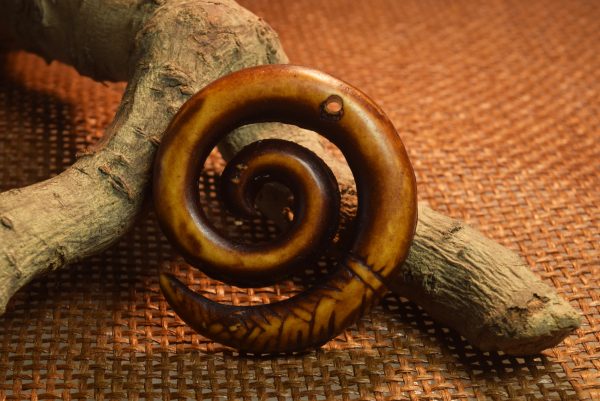 47x45mm Bone Spiral Pendants （20 pieces per bag）